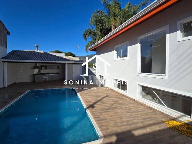 Casa para Venda em Atibaia - 4