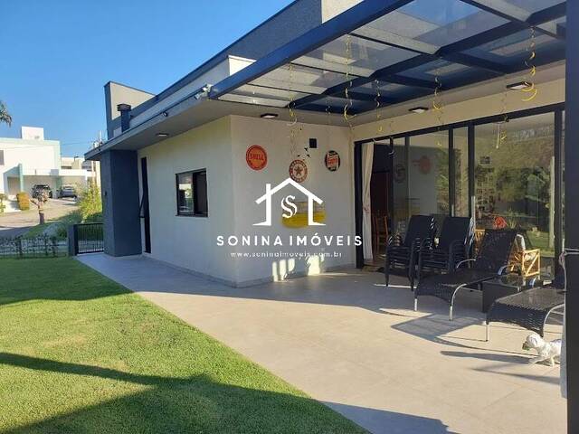 Casa para Venda em Atibaia - 2