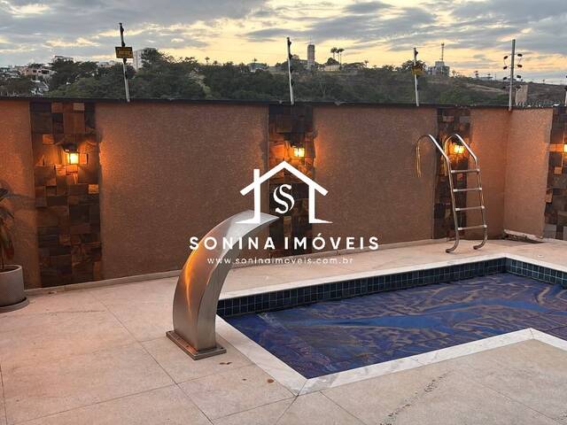 #697 - Casa para Venda em Atibaia - SP