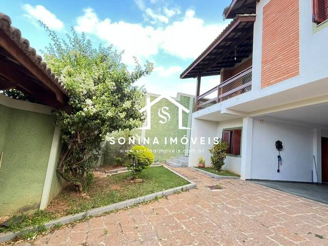 #698 - Casa para Venda em Atibaia - SP