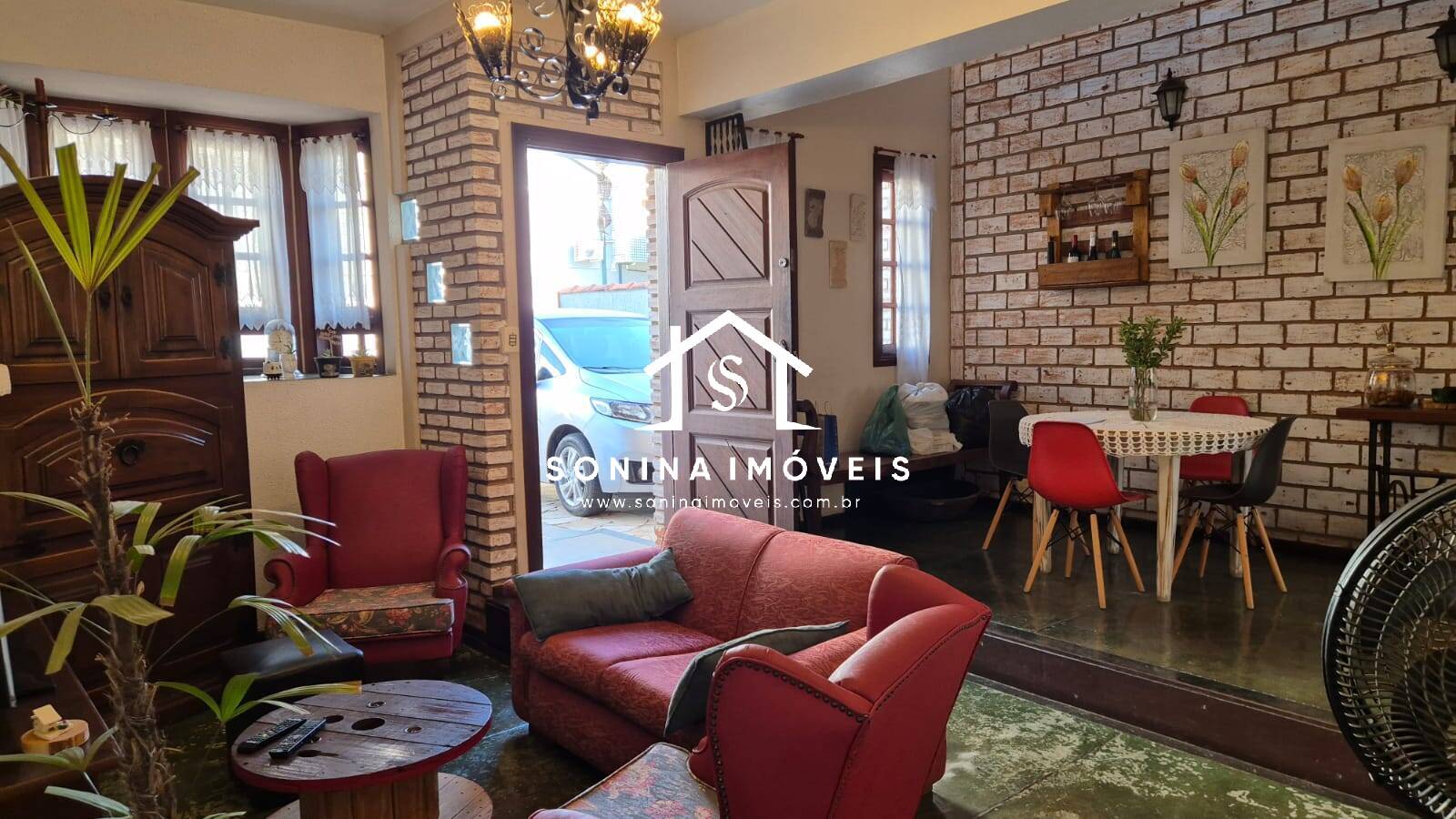 Casa, 5 quartos, 181 m² - Foto 1