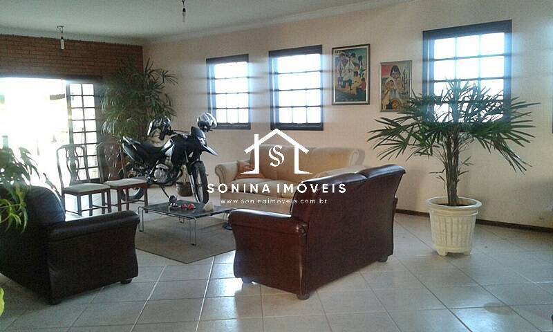 Casa para alugar com 3 quartos, 400m² - Foto 18