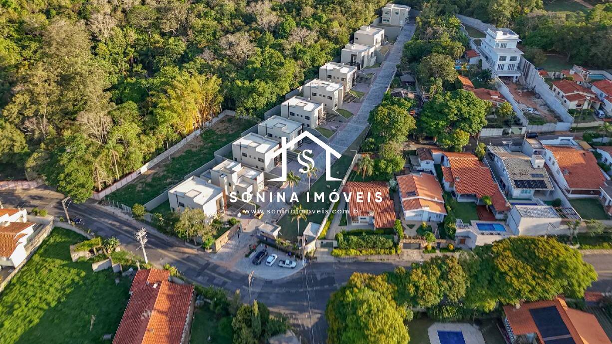 Casa, 3 quartos, 221 m² - Foto 2