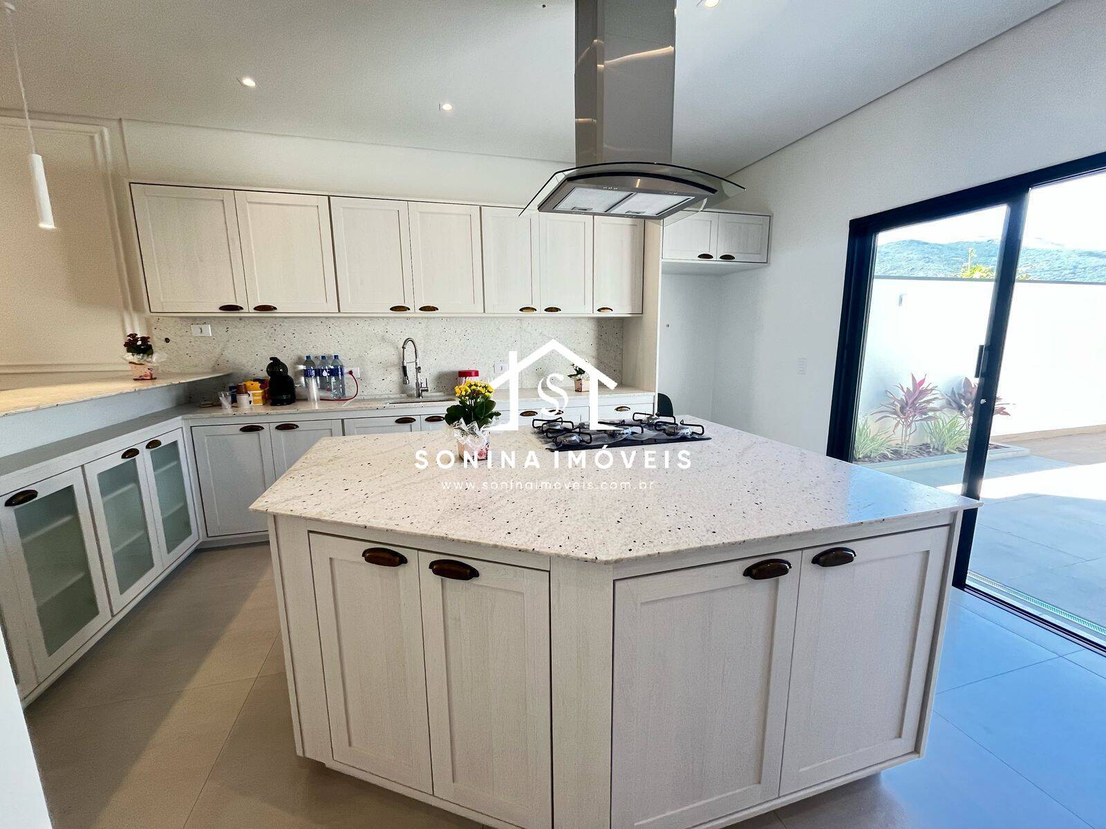 Casa, 3 quartos, 200 m² - Foto 3