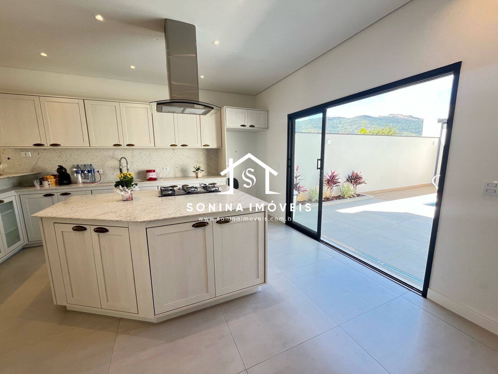 Casa, 3 quartos, 200 m² - Foto 4