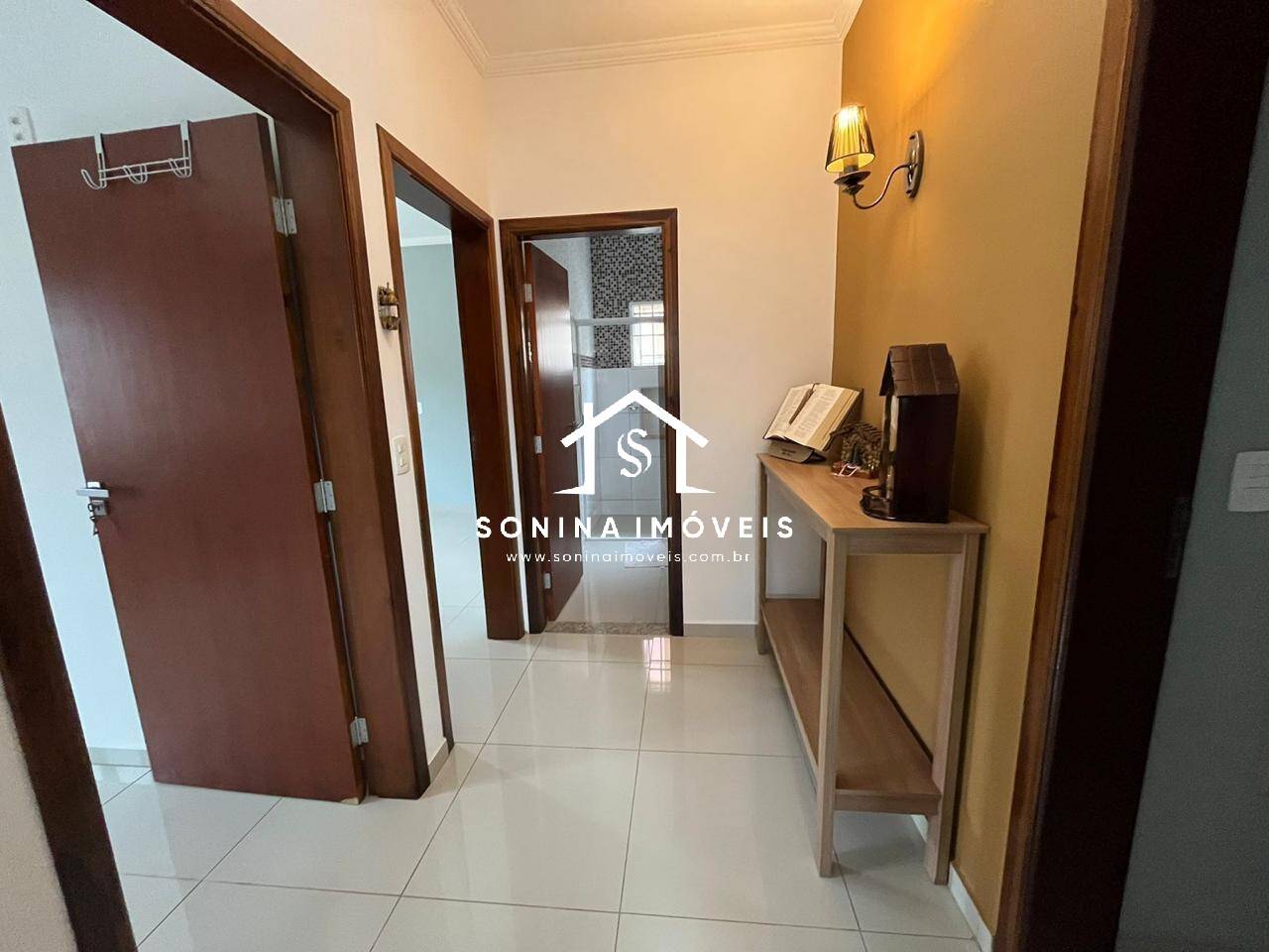 Casa para alugar com 3 quartos, 285m² - Foto 13