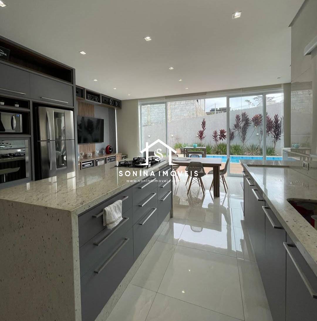 Casa, 3 quartos, 223 m² - Foto 2