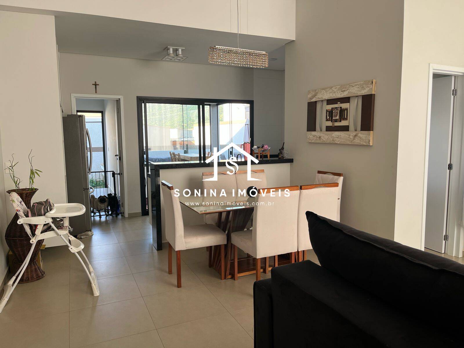 Casa à venda com 3 quartos, 275m² - Foto 2