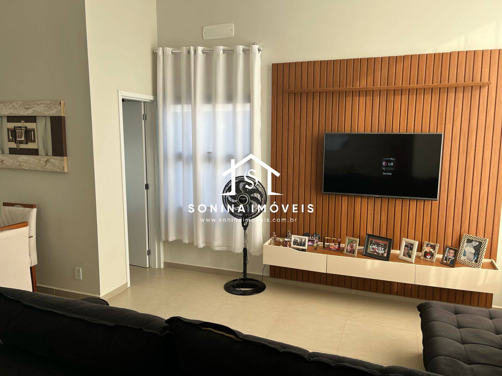 Casa à venda com 3 quartos, 275m² - Foto 1
