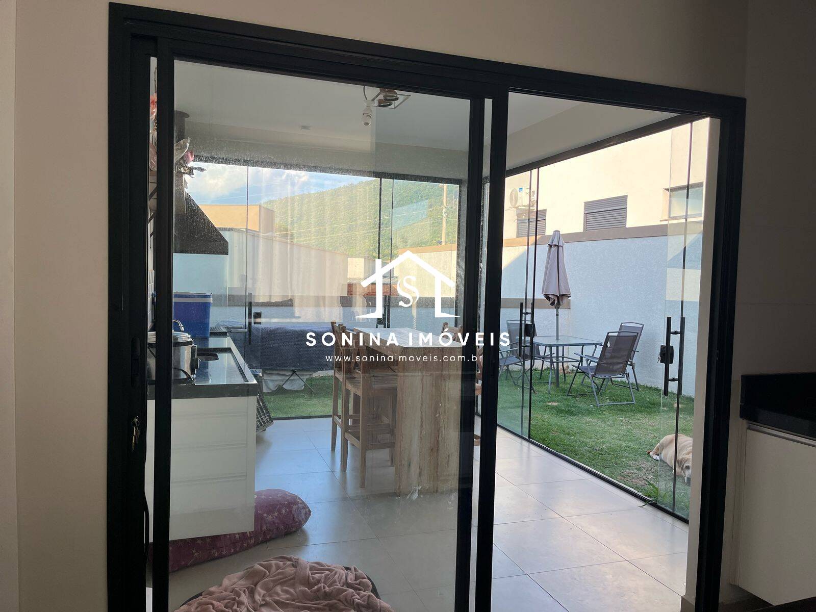 Casa à venda com 3 quartos, 275m² - Foto 10
