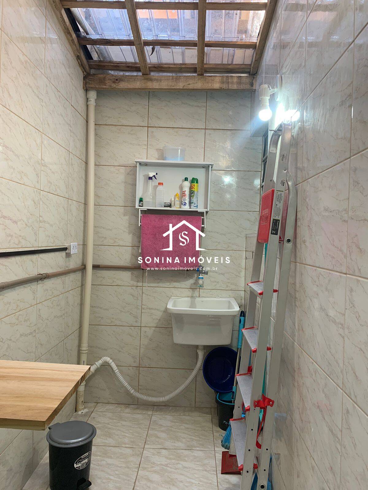 Casa à venda com 2 quartos, 80m² - Foto 7