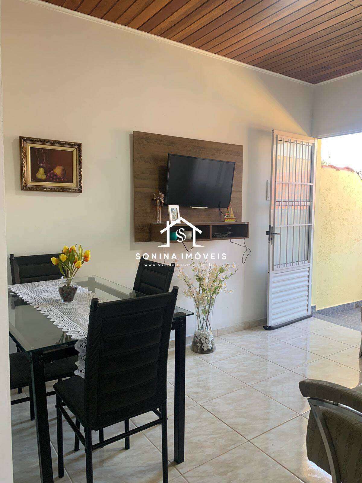 Casa à venda com 2 quartos, 80m² - Foto 2