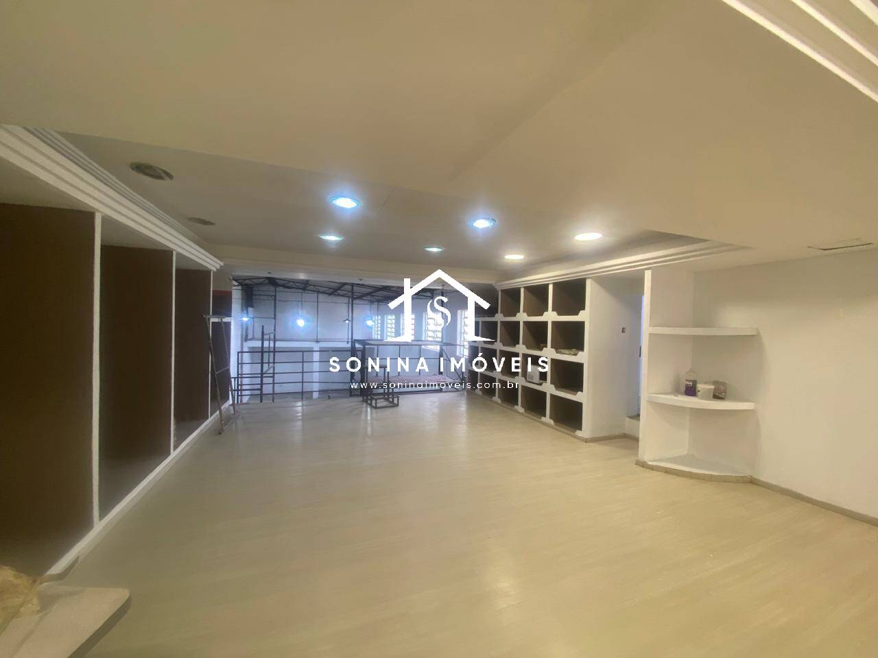 Loja-Salão, 750 m² - Foto 1