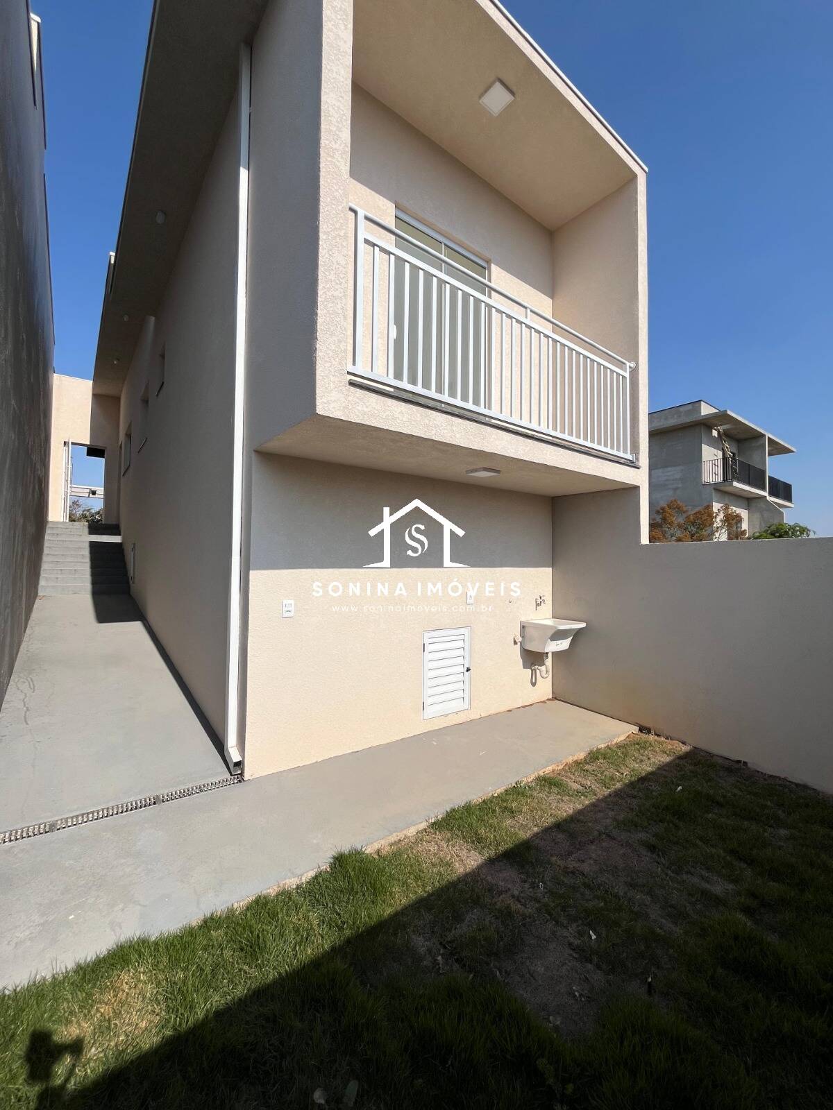 Casa à venda com 2 quartos, 125m² - Foto 3