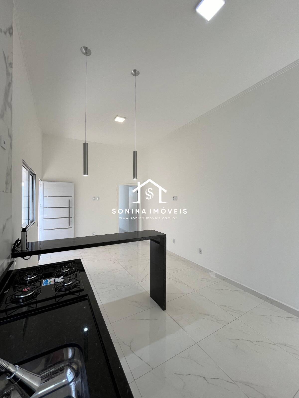 Casa à venda com 2 quartos, 125m² - Foto 4