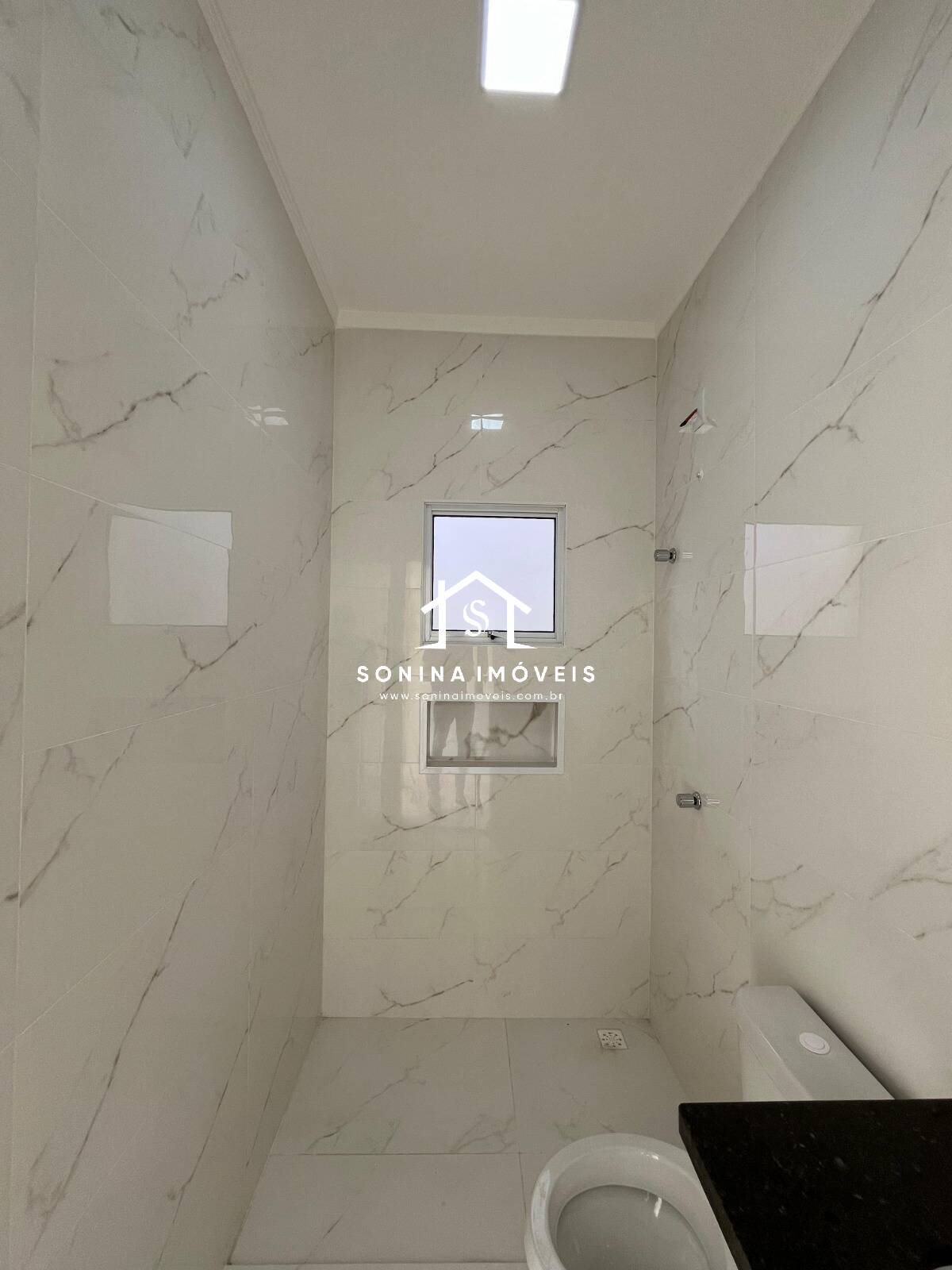 Casa à venda com 2 quartos, 125m² - Foto 9