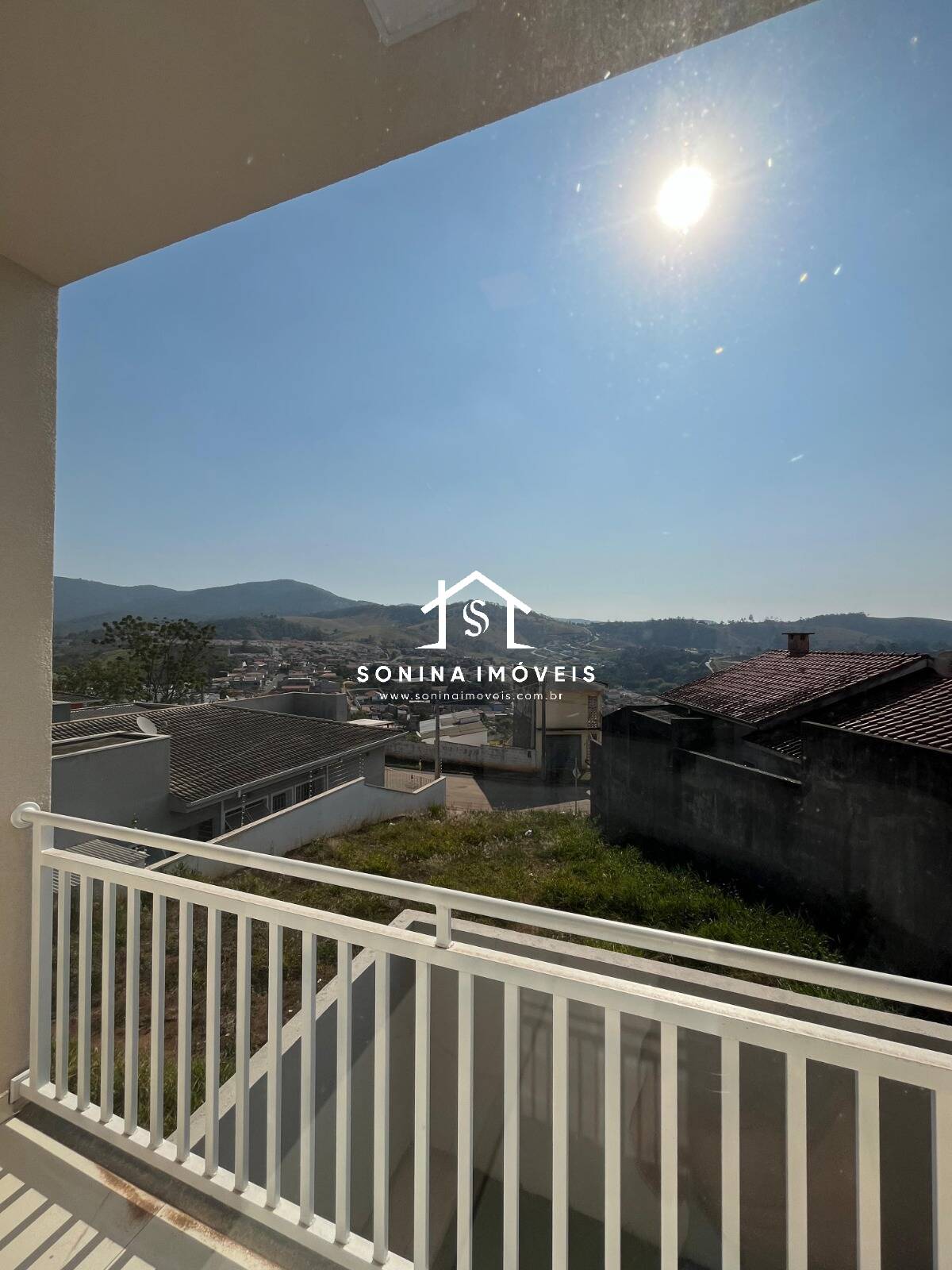 Casa à venda com 2 quartos, 125m² - Foto 11