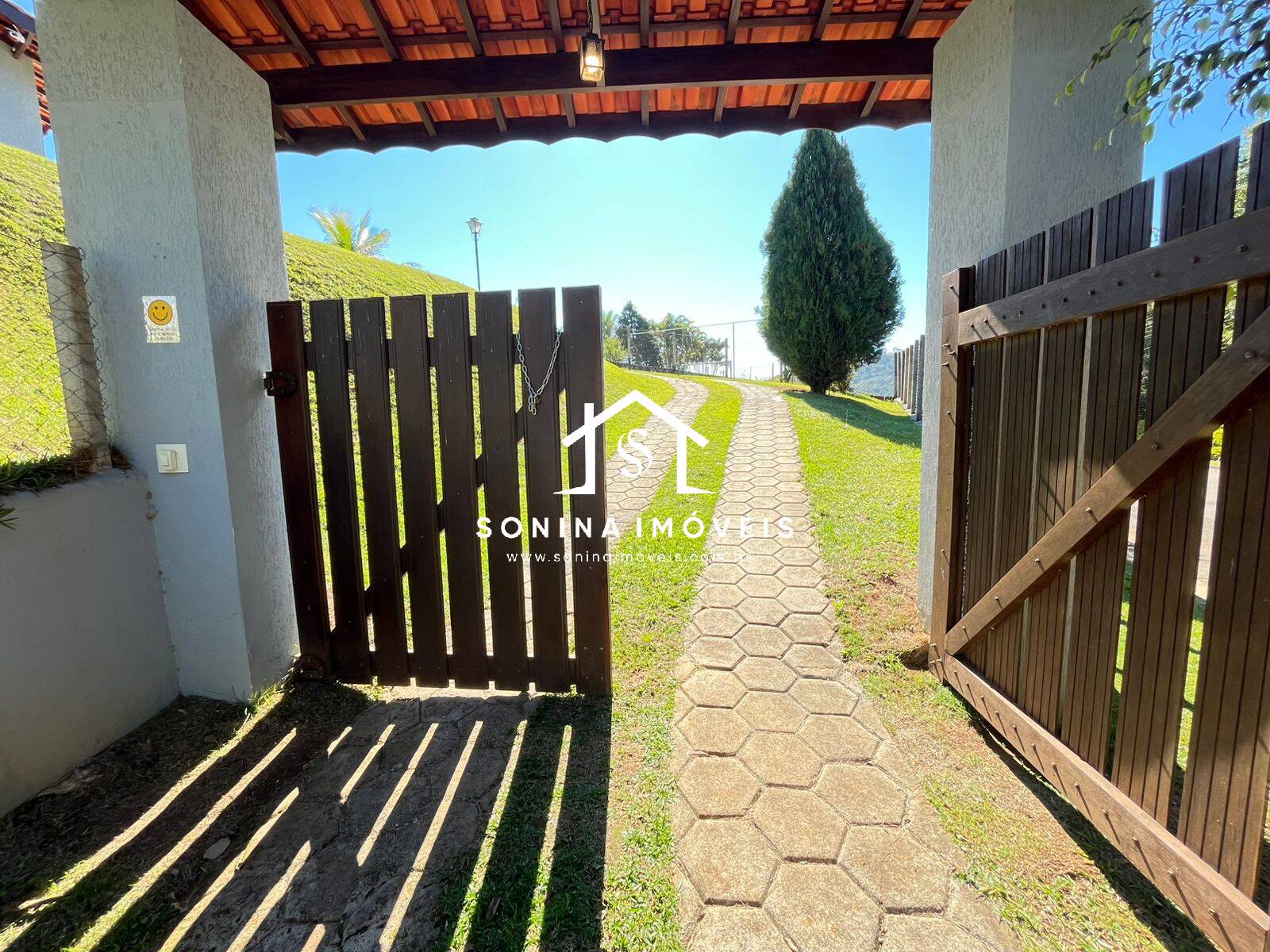 Casa à venda com 3 quartos, 180m² - Foto 9