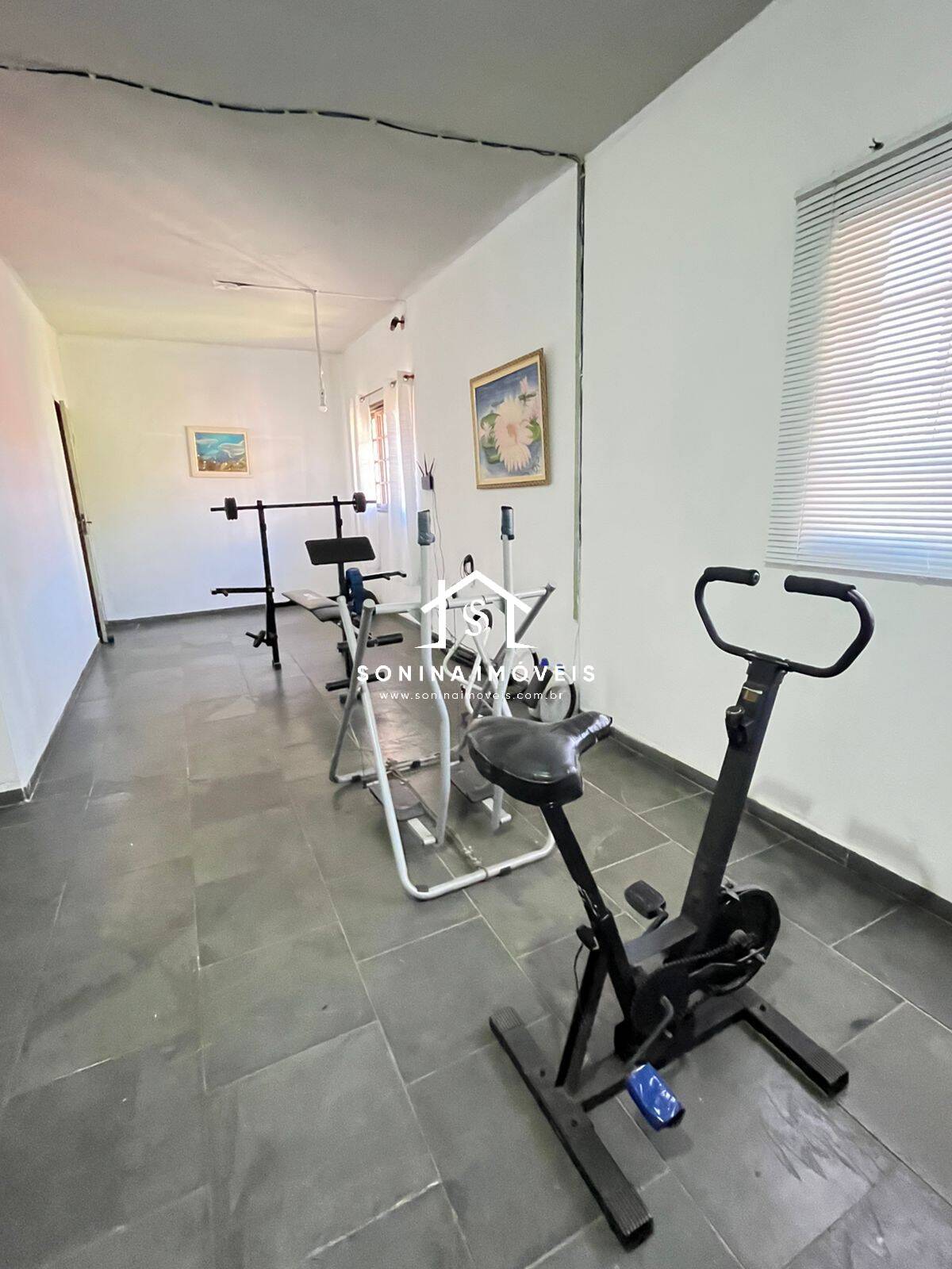 Casa à venda com 3 quartos, 280m² - Foto 14