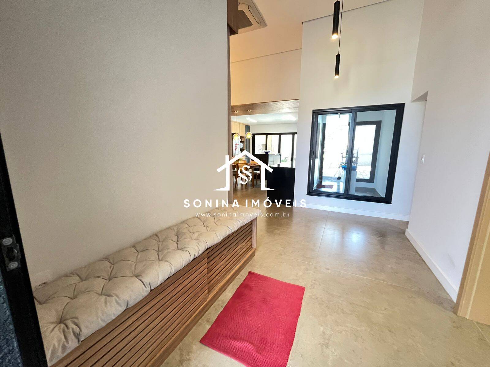 Casa à venda com 3 quartos, 291m² - Foto 4
