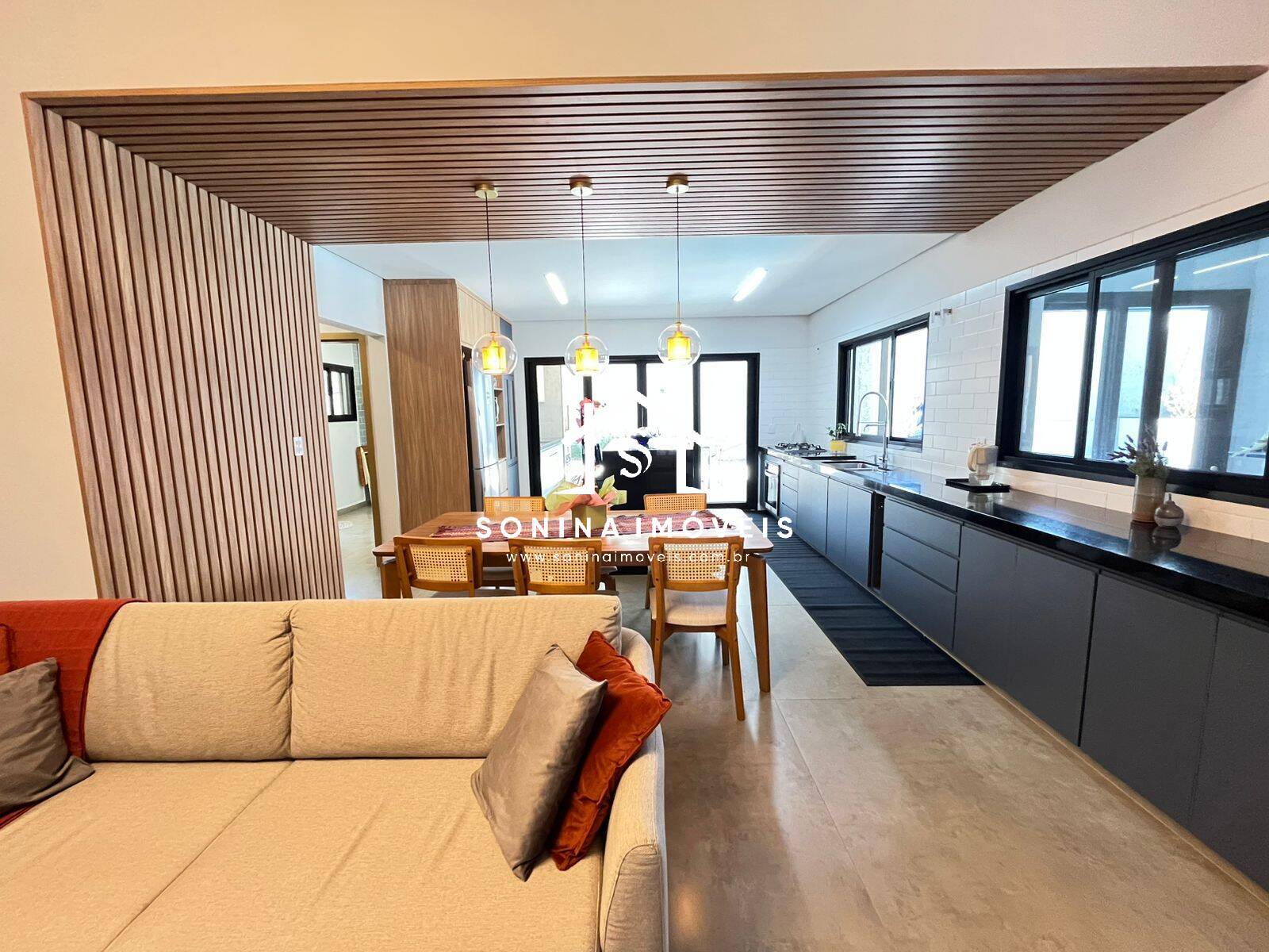 Casa à venda com 3 quartos, 291m² - Foto 6