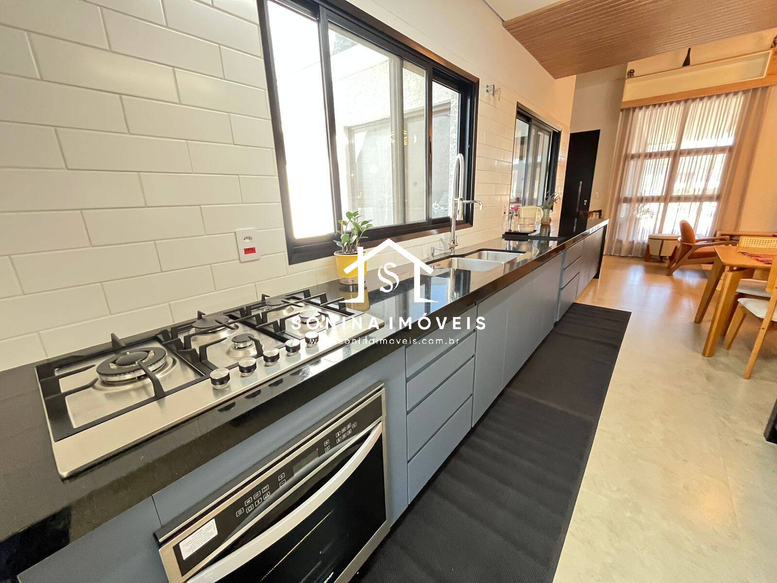 Casa à venda com 3 quartos, 291m² - Foto 7