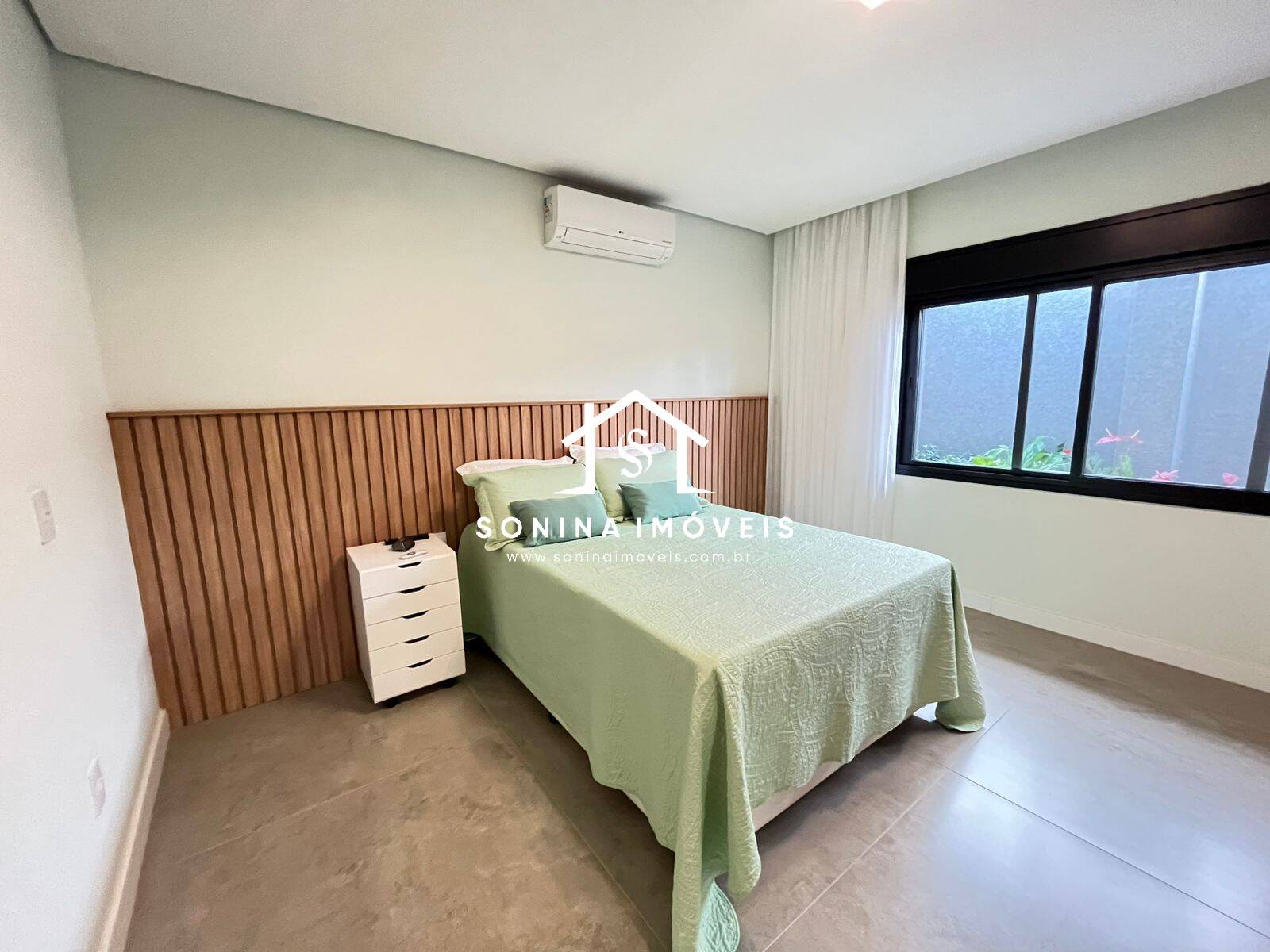 Casa à venda com 3 quartos, 291m² - Foto 18