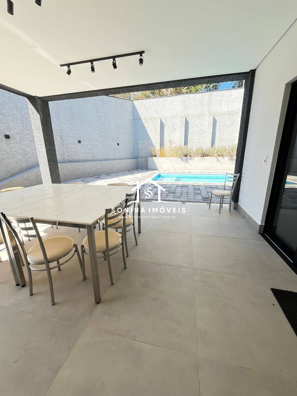 Casa à venda com 3 quartos, 291m² - Foto 28