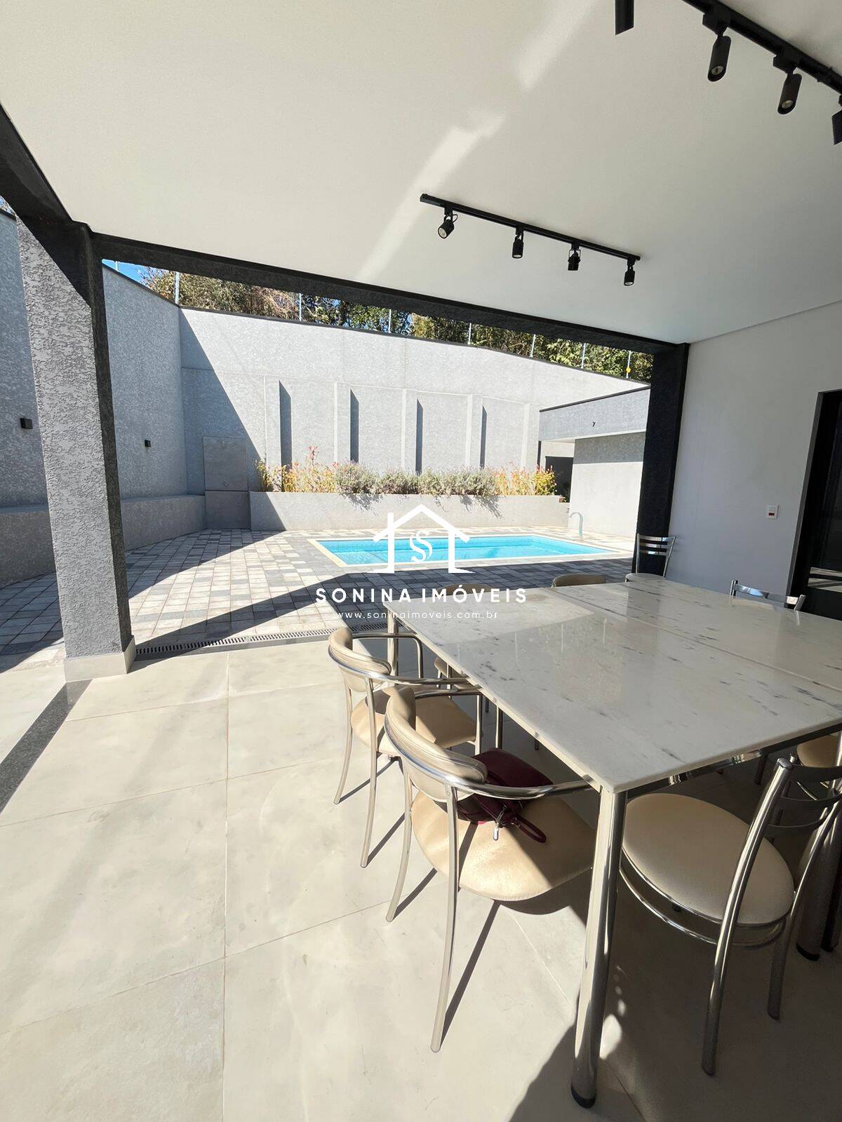Casa à venda com 3 quartos, 291m² - Foto 29