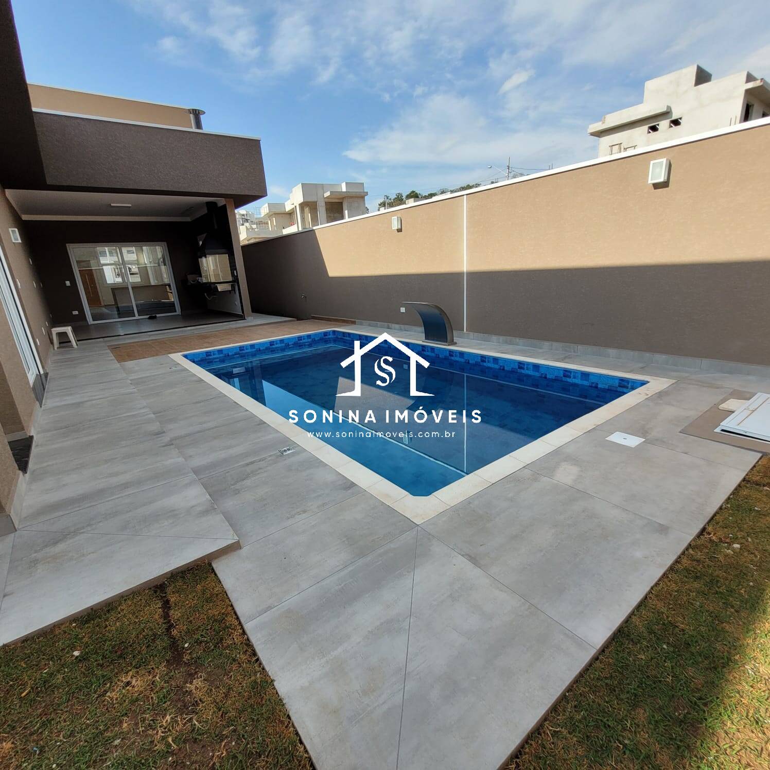 Casa à venda com 3 quartos, 192m² - Foto 2