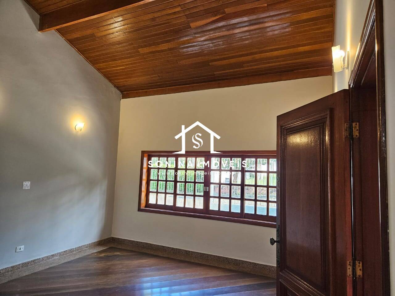 Casa à venda e aluguel com 6 quartos, 376m² - Foto 5