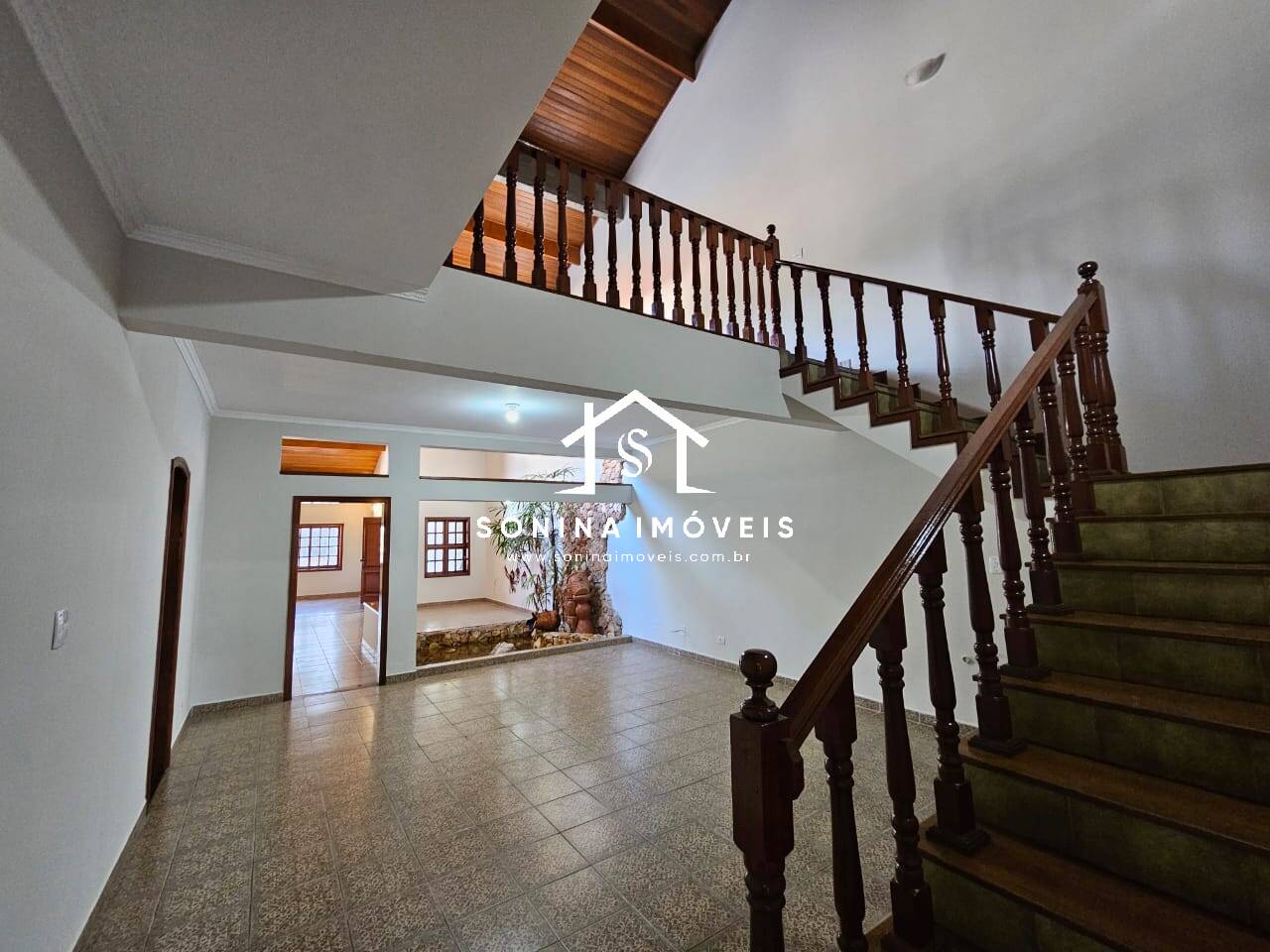 Casa à venda e aluguel com 6 quartos, 376m² - Foto 6