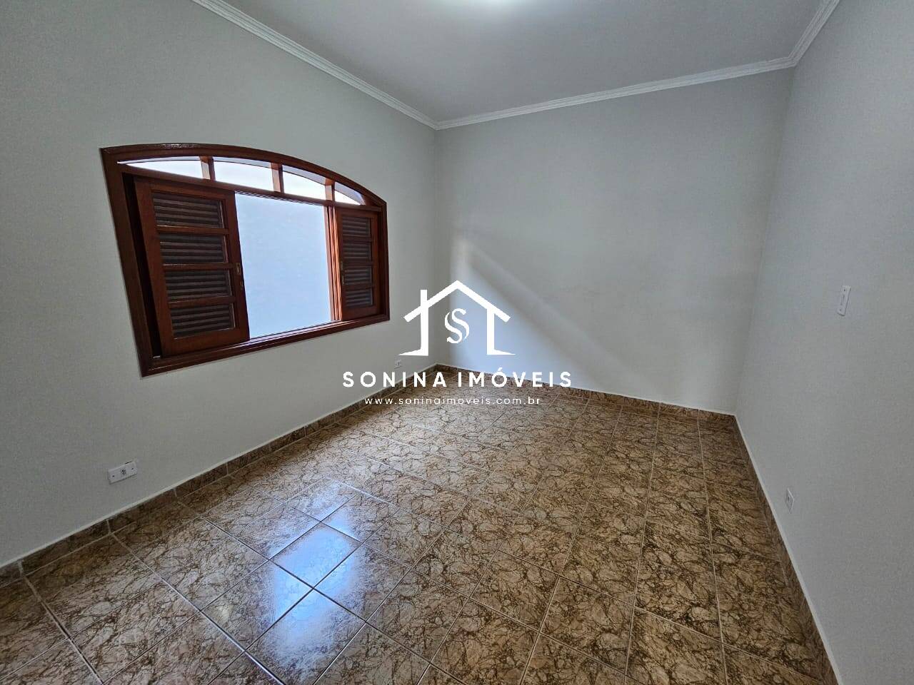 Casa à venda e aluguel com 6 quartos, 376m² - Foto 13
