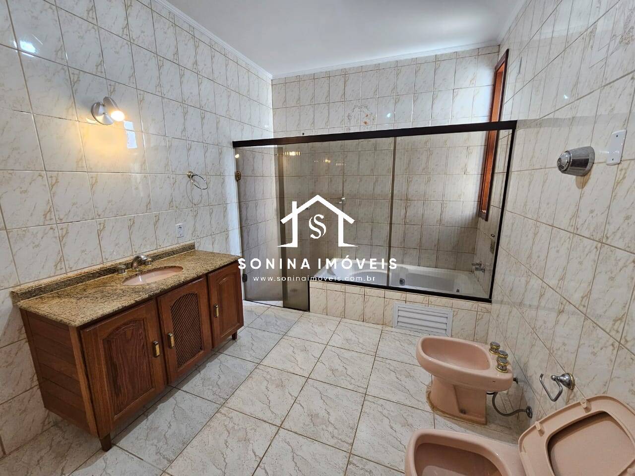 Casa à venda e aluguel com 6 quartos, 376m² - Foto 12