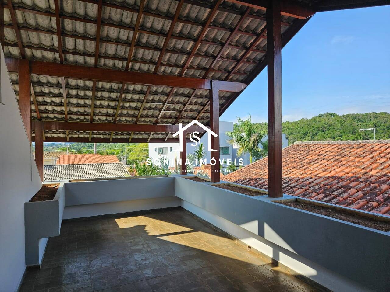 Casa à venda e aluguel com 6 quartos, 376m² - Foto 17