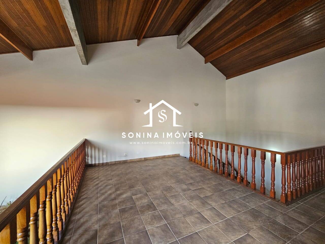 Casa à venda e aluguel com 6 quartos, 376m² - Foto 20