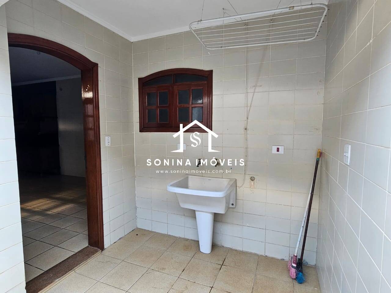 Casa à venda e aluguel com 6 quartos, 376m² - Foto 22