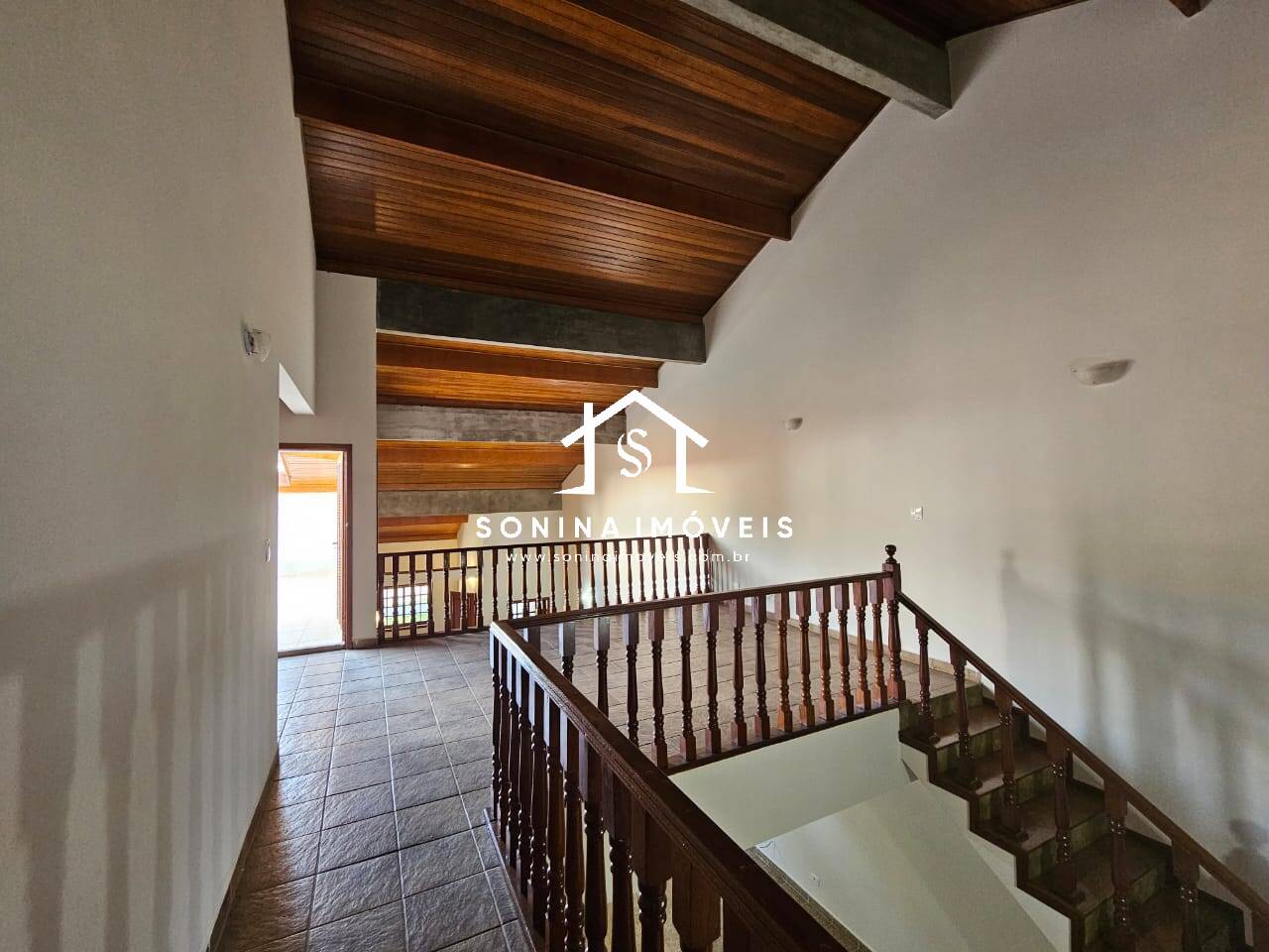 Casa à venda e aluguel com 6 quartos, 376m² - Foto 21