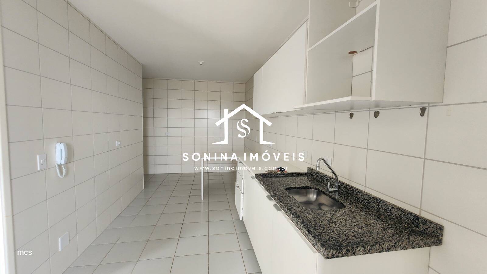 Apartamento para alugar com 3 quartos, 105m² - Foto 12