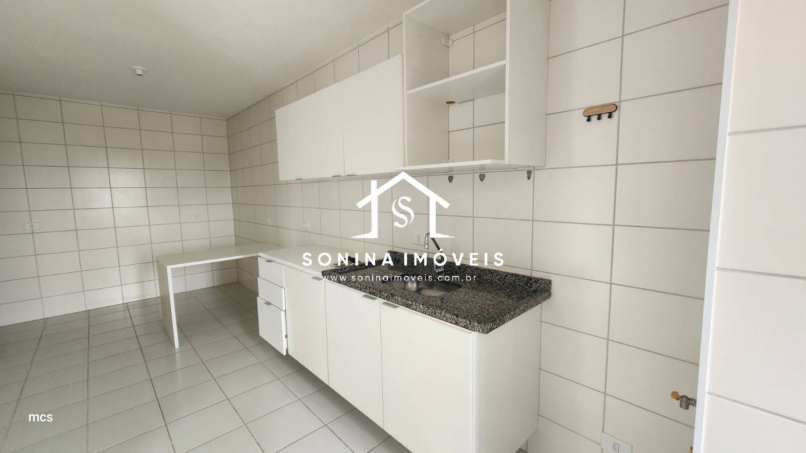 Apartamento para alugar com 3 quartos, 105m² - Foto 13