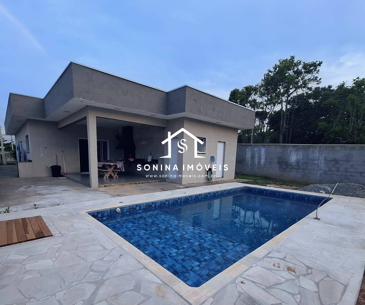 Casa, 3 quartos, 201 m² - Foto 1