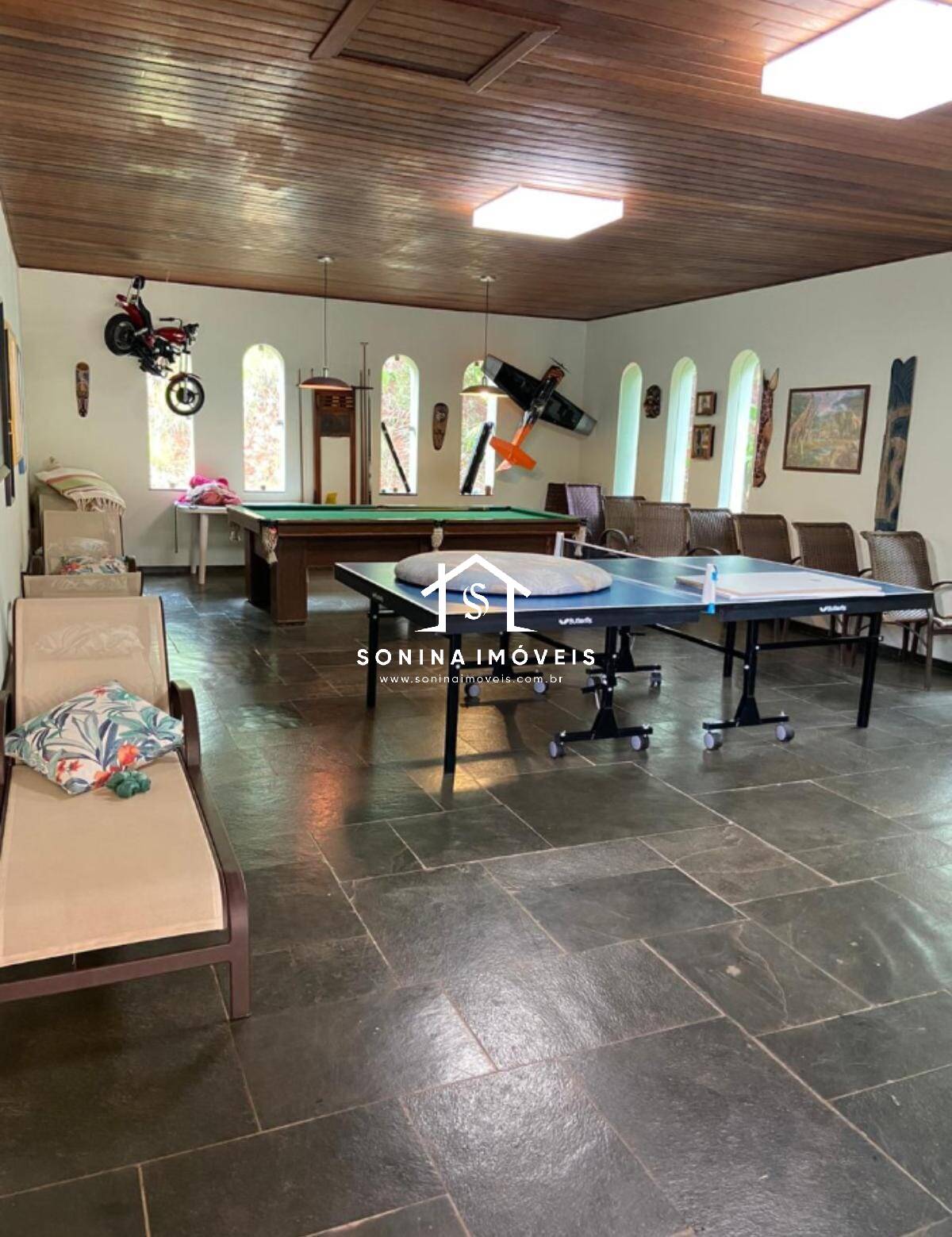 Casa à venda com 7 quartos, 1200m² - Foto 30