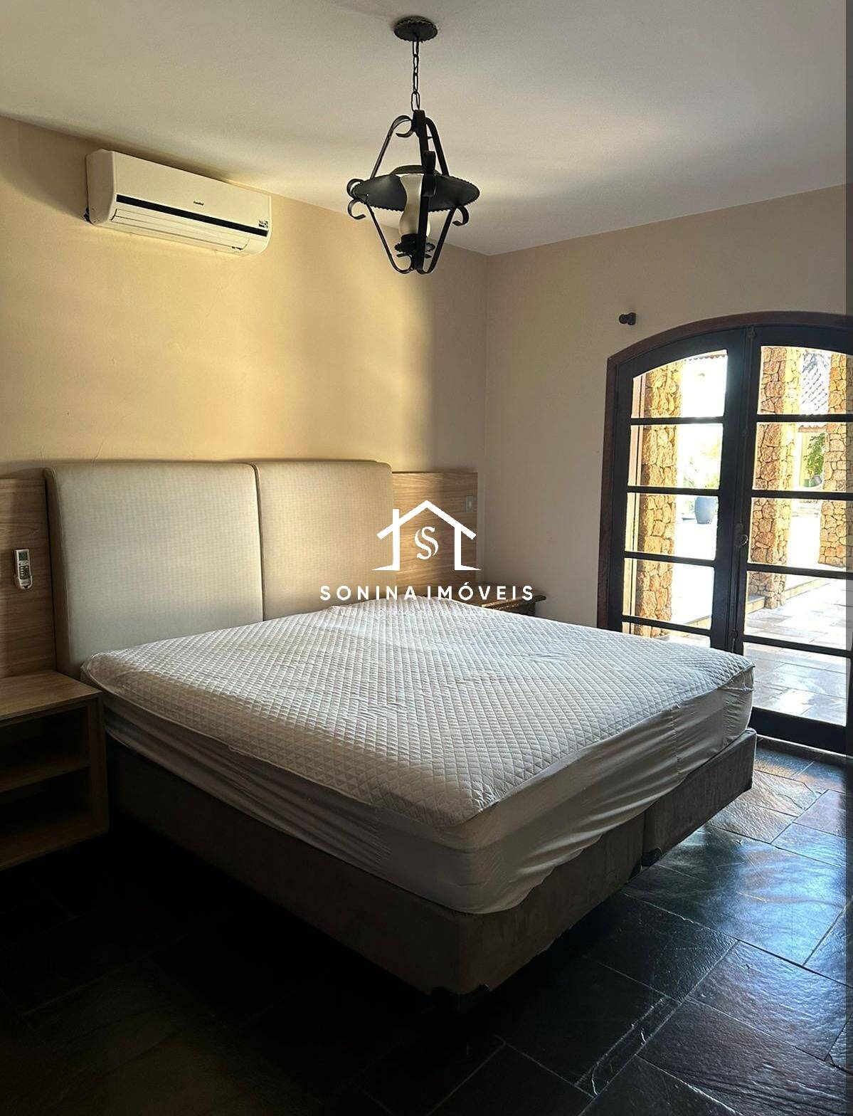 Casa à venda com 7 quartos, 1200m² - Foto 29