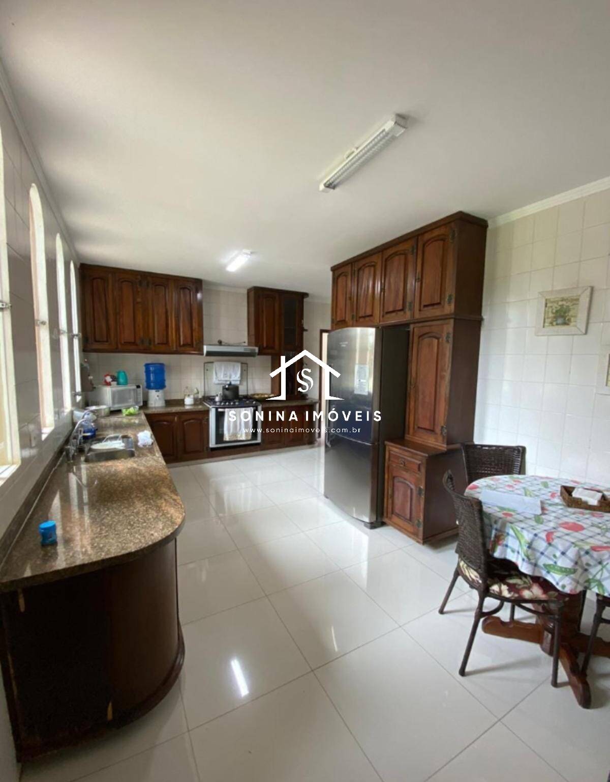 Casa à venda com 7 quartos, 1200m² - Foto 26