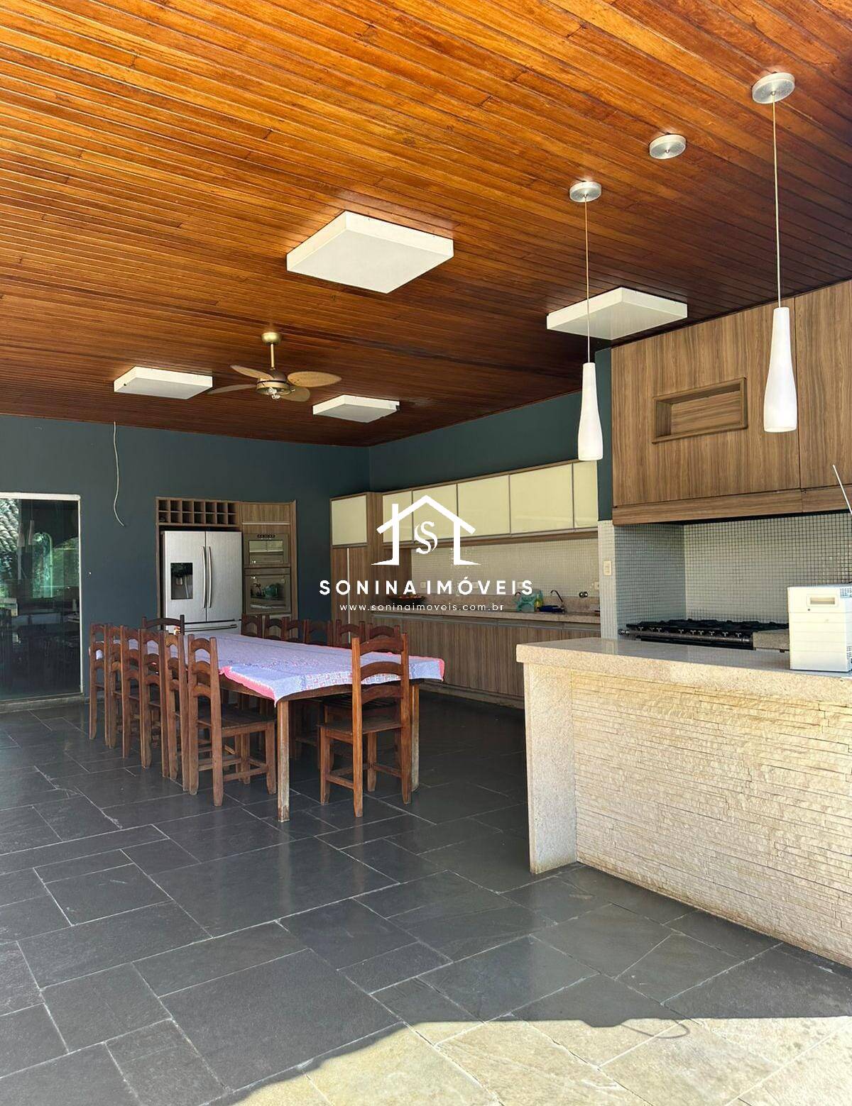 Casa à venda com 7 quartos, 1200m² - Foto 32