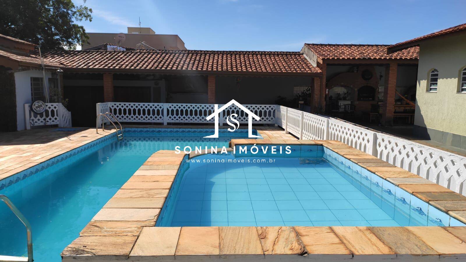 Casa, 3 quartos, 307 m² - Foto 1