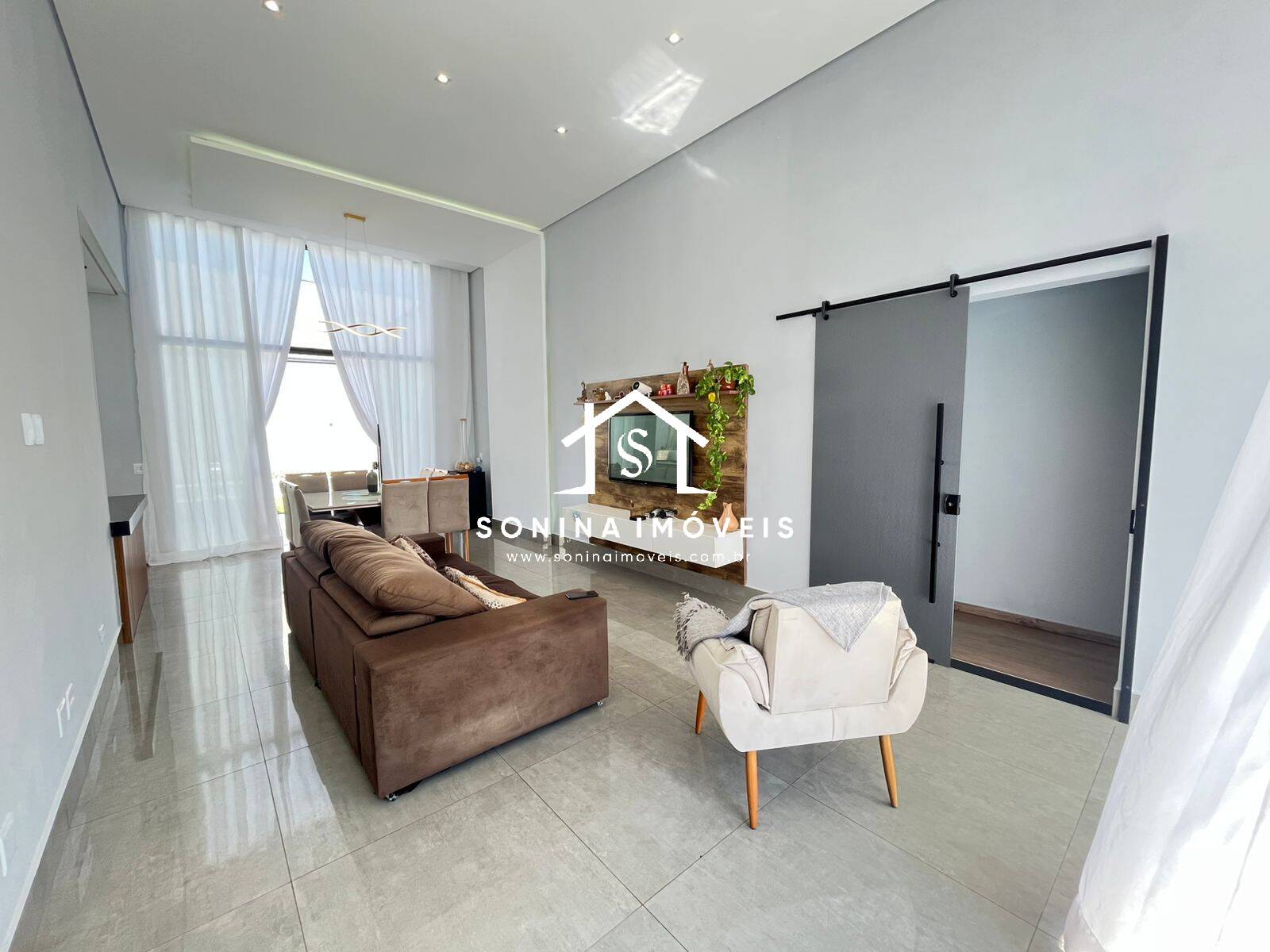 Casa, 3 quartos, 205 m² - Foto 2