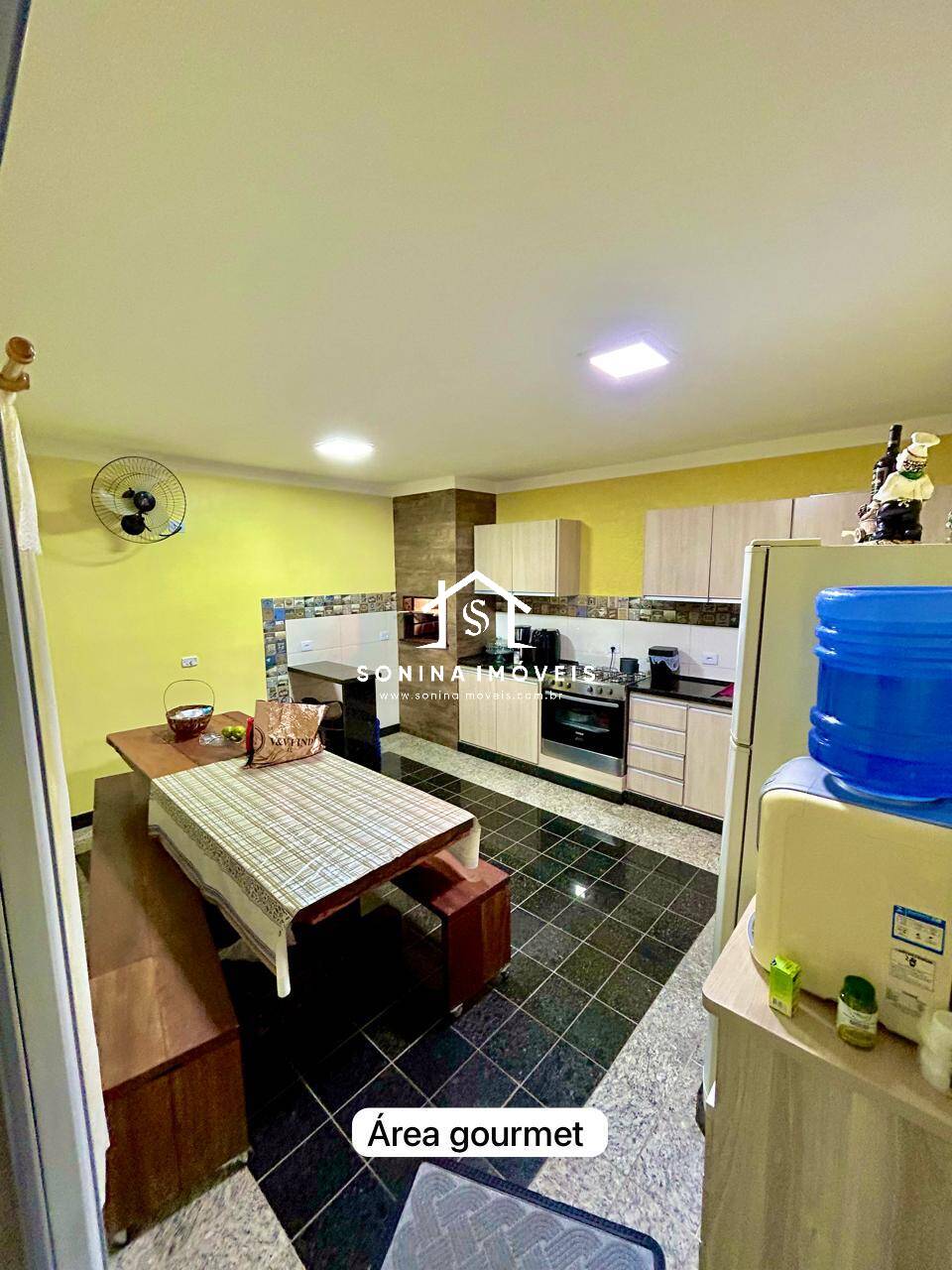 Casa, 4 quartos, 247 m² - Foto 2