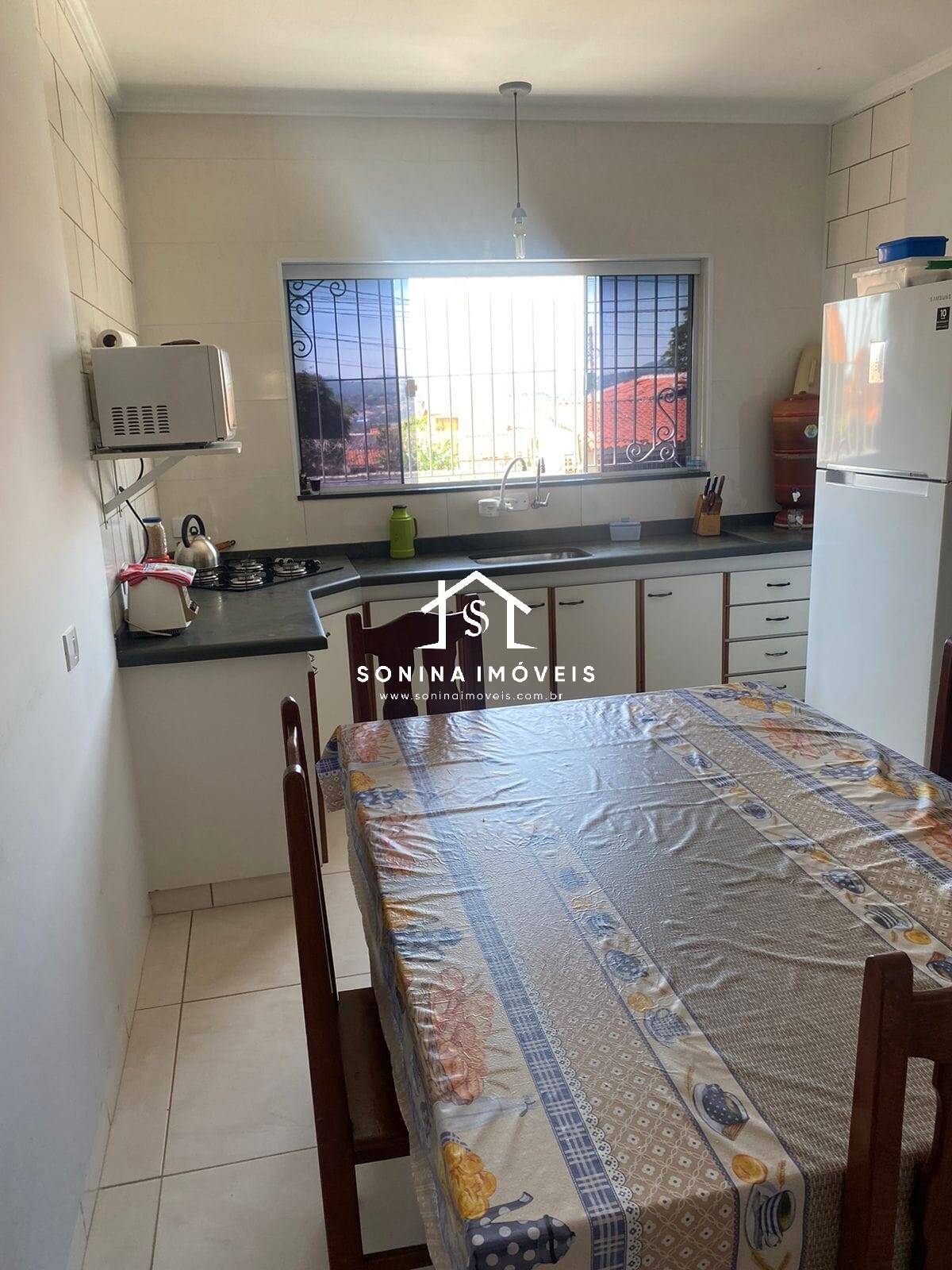 Casa, 5 quartos, 183 m² - Foto 1