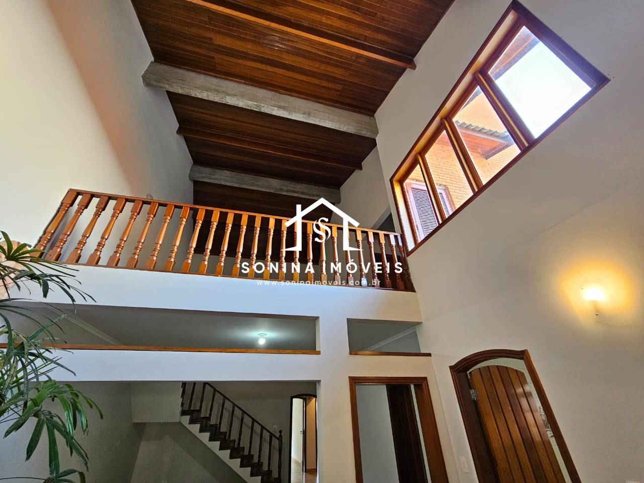 Casa, 6 quartos, 376 m² - Foto 2